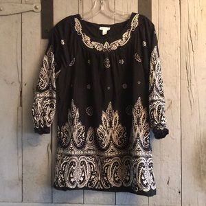 Longer shirt great design embroidery